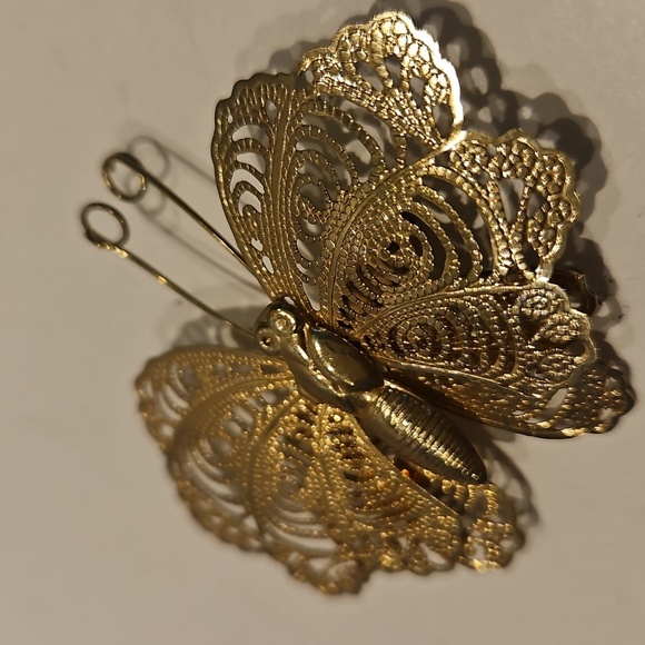 Goldtone Filagree Butterfly Brooch - Picture 4 of 5